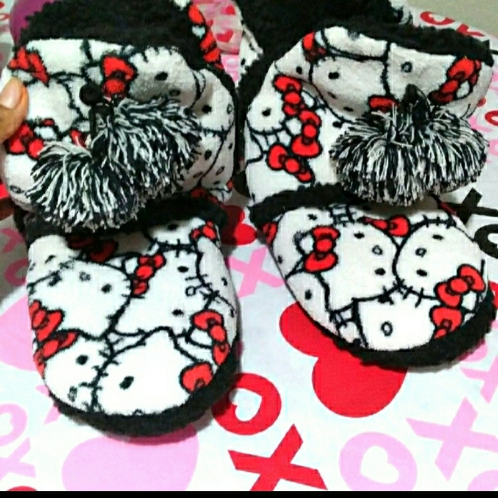 Hello kitty booties